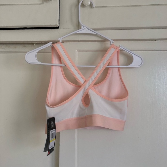 Under Armour NWT Pink Sports Bra - Picture 1 of 2